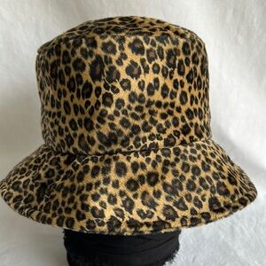 Velour leopard print bucket hat, size 58 cm